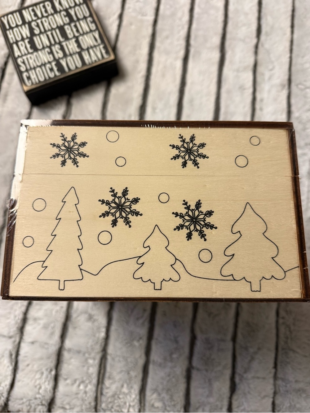 Creatology Christmas Color-In Box Kit Wooden Craft - Picture 2 of 7